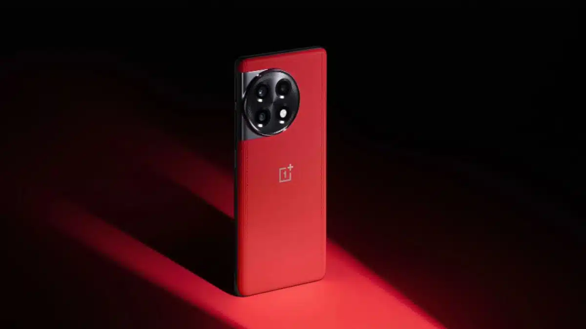 OnePlus 11R Solar Red