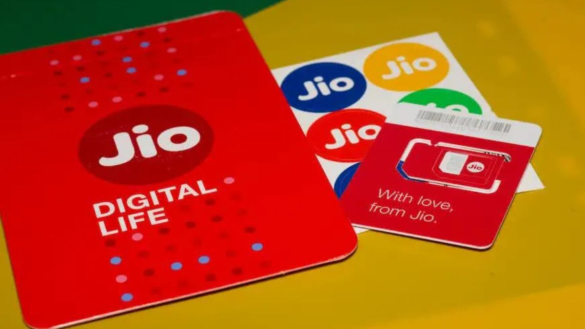 Jio Rs 195 cricket plan, JioHotstar subscription, prepaid plan, 15GB data, 90 days validity, ICC Champions Trophy 2025, IPL, cricket fans, Jio cricket offer, Jio prepaid pack